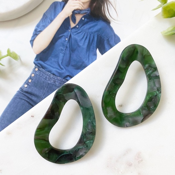 🆑 "Larsen" Earrings || Green Geometric Statement - Picture 3 of 12